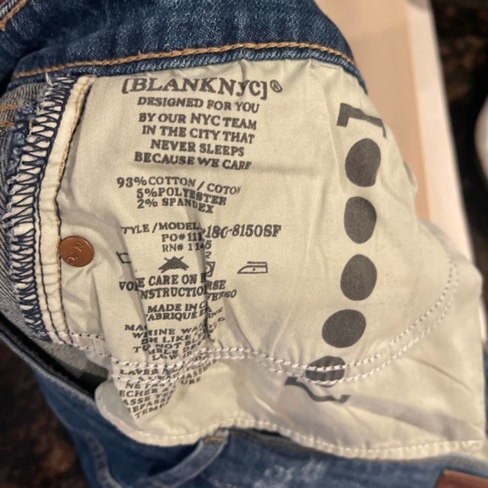 BLANK NYC CUT OFF SHORTS DENIM - Picture 3 of 4